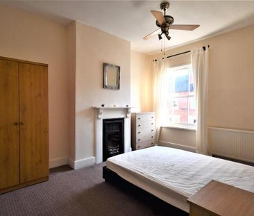4 bedroom terraced house to rent - Photo 4