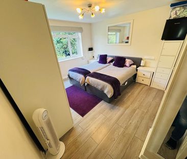 1 Bed Flat, Greener Court, SW20 - Photo 3