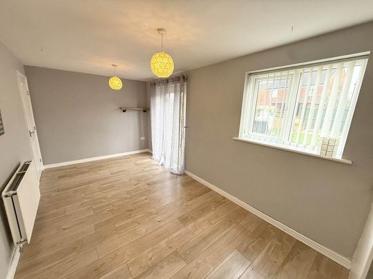 4 bedroom detached house to rent - Photo 1