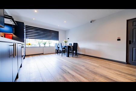 Room in a Shared House, Bideford Road, BR1 - Photo 3