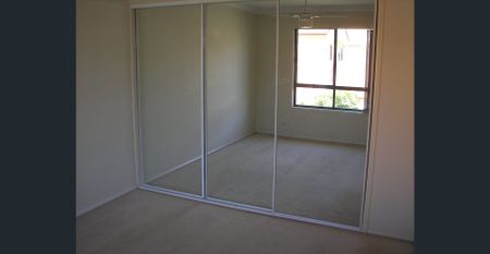 3 bedroom townhouse in quiet gated complex - Photo 5