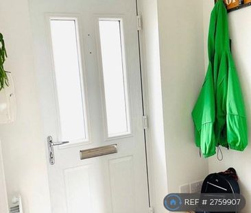 2 bedroom semi-detached house to rent - Photo 5