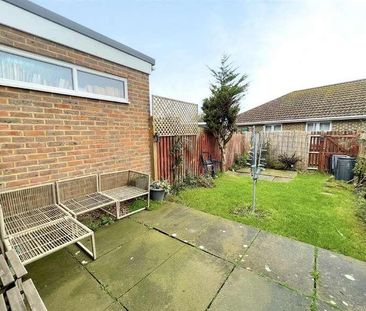 Collingwood Close, Eastbourne, BN23 - Photo 6