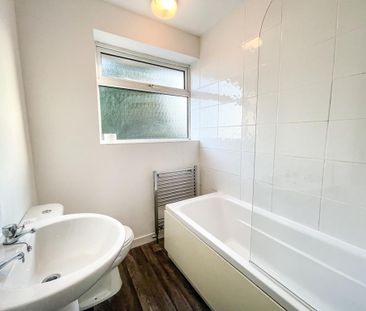 3 bedroom terraced house to rent - Photo 3