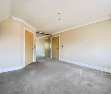 2 bedroom apartment to rent Limes Close, Leatherhead, Surrey, KT22 - Photo 2