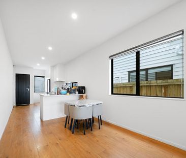 3 Bedroom + 2 Bathrooms Townhouse - Photo 3