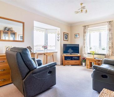 2 bedroom retirement property to rent - Photo 3