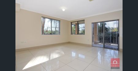 Spacious Family Friendly Home! - Photo 4