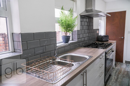 5 bedroom house share to rent - Photo 4