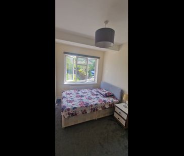 Room in a Shared House, Wychwood Ave, LU2 - Photo 2