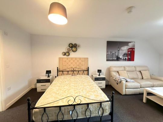 Studio to rent - Photo 1