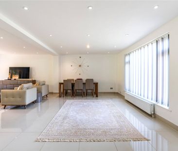 4 bedroom detached house to rent - Photo 3