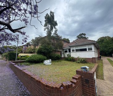 Family Home Offering Space, Comfort & Modern Living - Photo 2