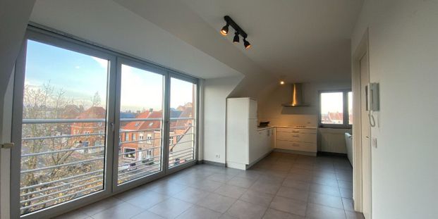 Appartement te huur in Sint-Kruis voor € 795 met 1 slaapkamer - Photo 1