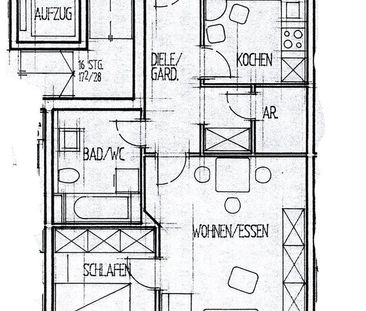 Schöne DG-Wohnung mit attraktivem Laminat und Aufzug - Photo 1