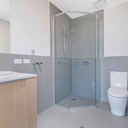 Low maintenance studio close to amenities! - Photo 3