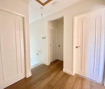 Bay Close, Huddersfield, HD3 - Photo 2