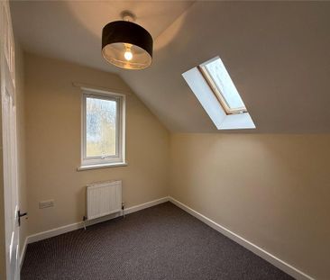 2 bedroom semi-detached house to rent - Photo 4