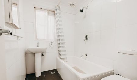 Private, Low-Maintenance Lifestyle - Photo 4