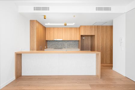 Beautifully Designed Two Bedroom Apartment in the Heart of Kangaroo Point - Photo 5