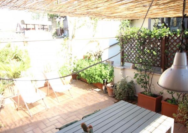 Attic-Piazza Navona: Short Stay. beautiful, fully furnished 1 Bedroom + Guest bed, 1 bath in period building with 2 large private terraces. Parquet floors, air conditioning, chef's kitchen, views, silent and bright. #2064