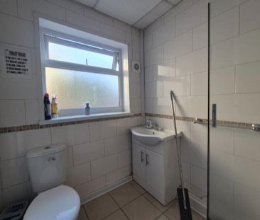 Studio to rent - Photo 6