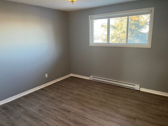 For Lease - 750 NOTRE DAME Street Unit# 4, Russell, Ontario - Photo 1
