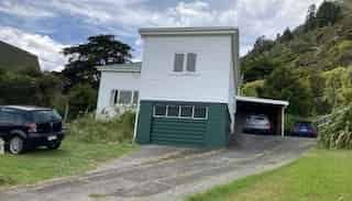 3 bedrooms plus great view! - Photo 2