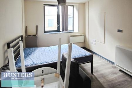 Studio to rent - Photo 2