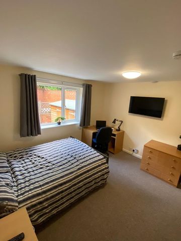 109 Storer Road - Brand New 4 Double Rooms & 2 BathroomsLoughborough - Photo 3