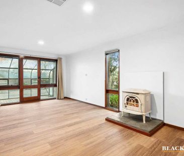 Large Three Bedroom Townhouse Located in Swinger Hill - Photo 2