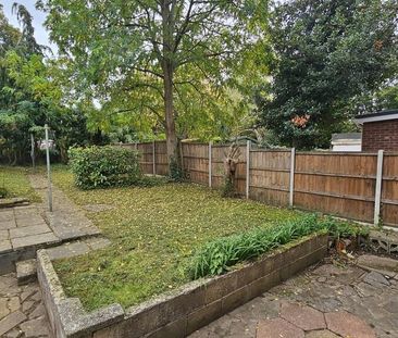 4 bedroom detached house to rent - Photo 2