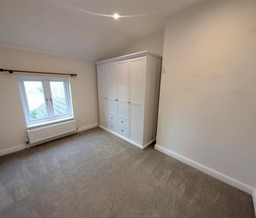 2 bedroom semi-detached house to rent - Photo 4