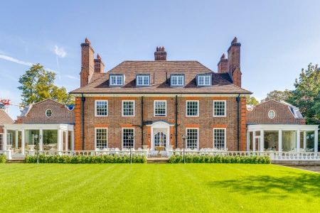 12 Bedroom Detached To Let - Photo 4