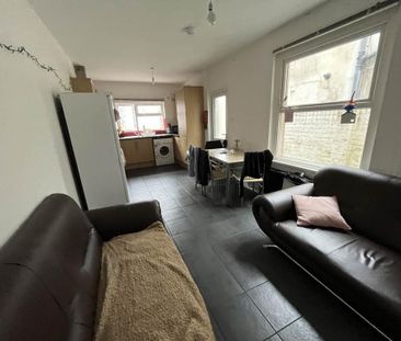 5 bedroom house to rent - Photo 1