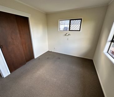 Two Bedroom Cottage In Sought-After Location - Photo 5