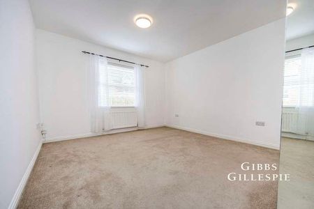 Stirling Avenue, Pinner, HA5 - Photo 5
