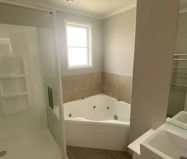 2 BEDROOM - LEVIN - Photo 4