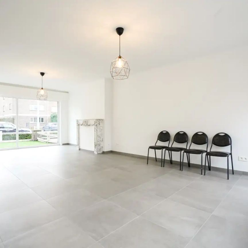 Instapklare eigendom met 3-slp.kamers garage en tuin - Photo 1