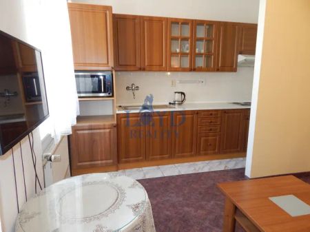 Zařízený byt na dobré adrese - Photo 5