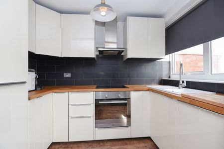 Bullen Street, Battersea, London, SW11 - Photo 2