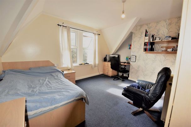 1 bedroom Flat in Flat C, Leeds - Photo 1