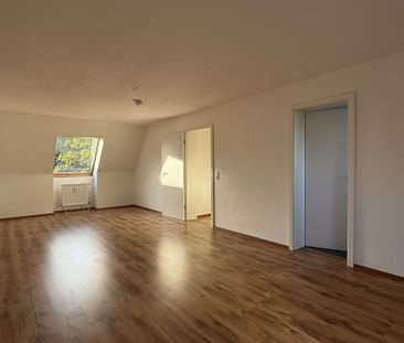 WBS ERFORDERLICH! SCHÖNE 2-ZIMMERWOHNUNG IM DACHGESCHOSS IN WUPPERT... - Photo 1