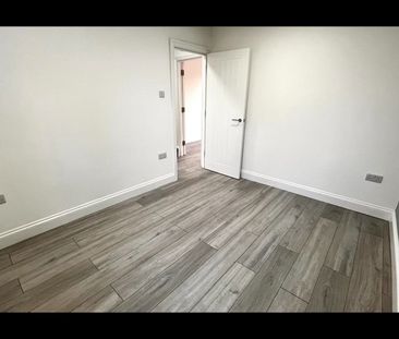 3 Bed Flat, Hartley Road, CR0 - Photo 3