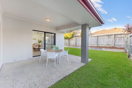 MODERN NORTH LAKES 4 BEDROOM HOME - Photo 2