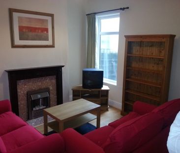 four-bed house - Photo 1