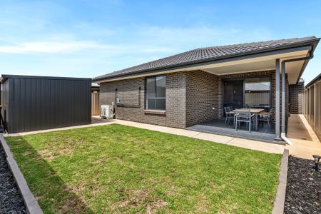 Stunning executive home - Photo 4