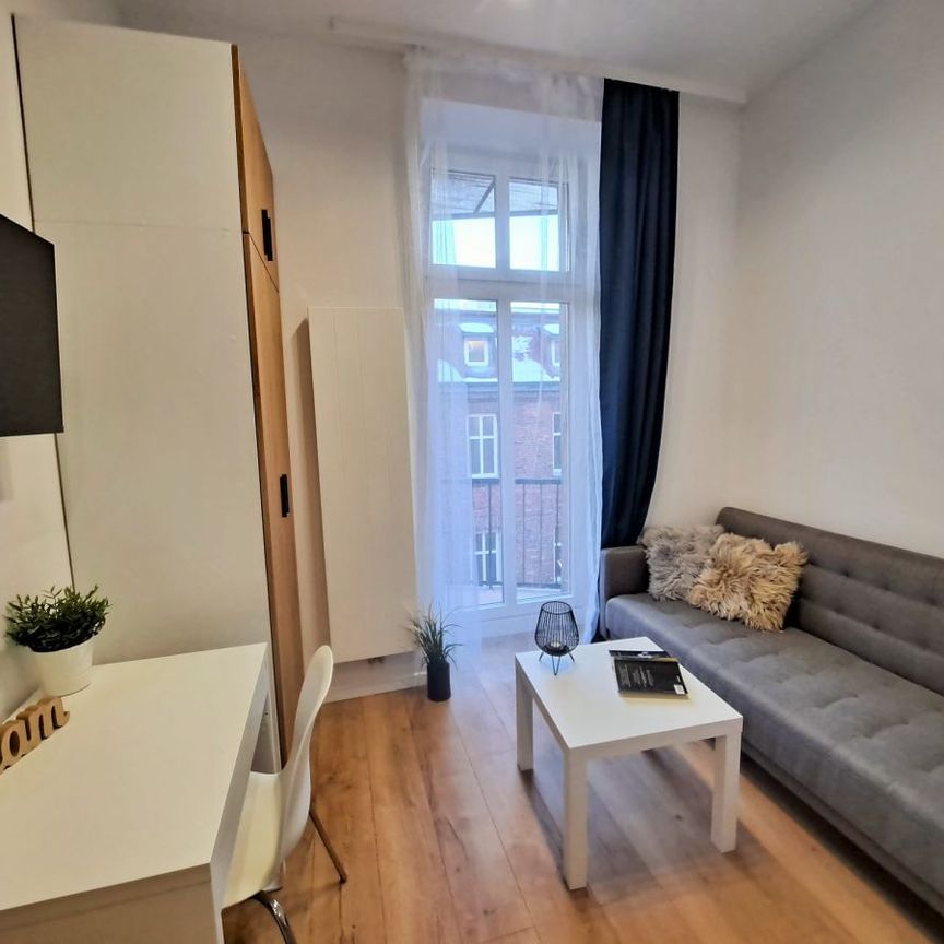 Na wynajem kawalerka w samym Centrum Katowic 16 m² - Photo 1