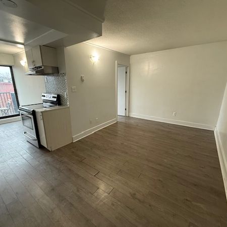 420 Parkdale Ave - Photo 3