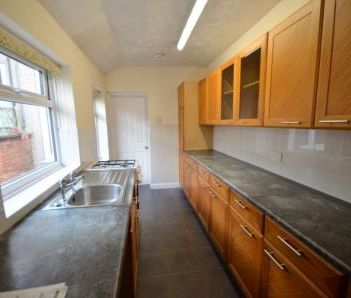 2 bedroom Terraced House To Let - Photo 1